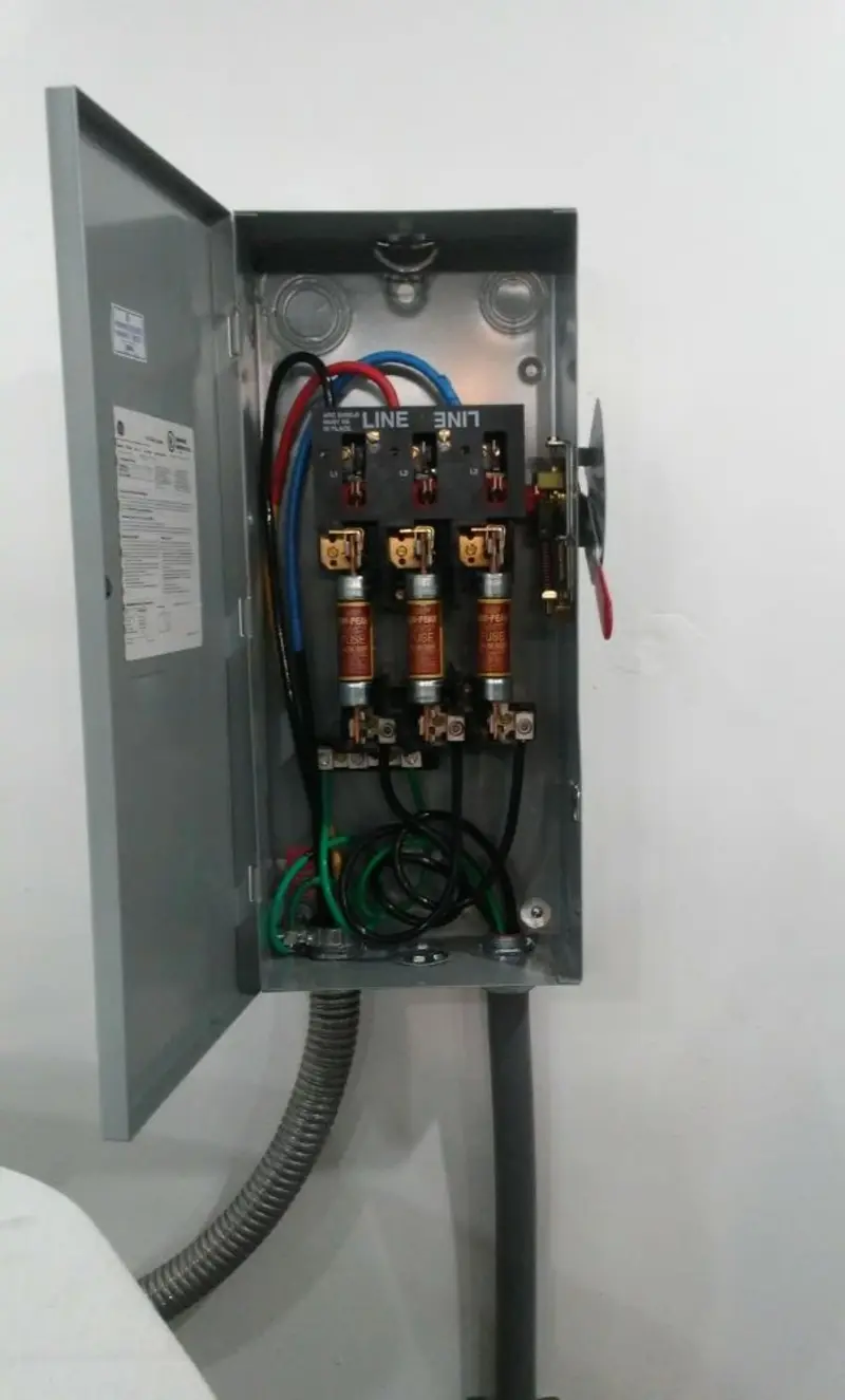 Three-phase disconnect switch installed for Electrical Wiring & Rewiring in Hapeville
